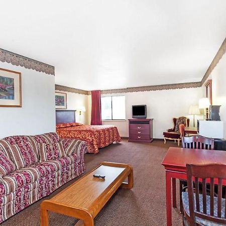 Super 8 Morristown East Downtown Hotel Екстериор снимка