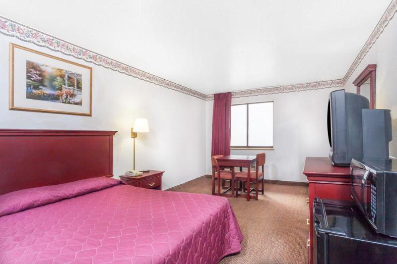 Super 8 Morristown East Downtown Hotel Екстериор снимка